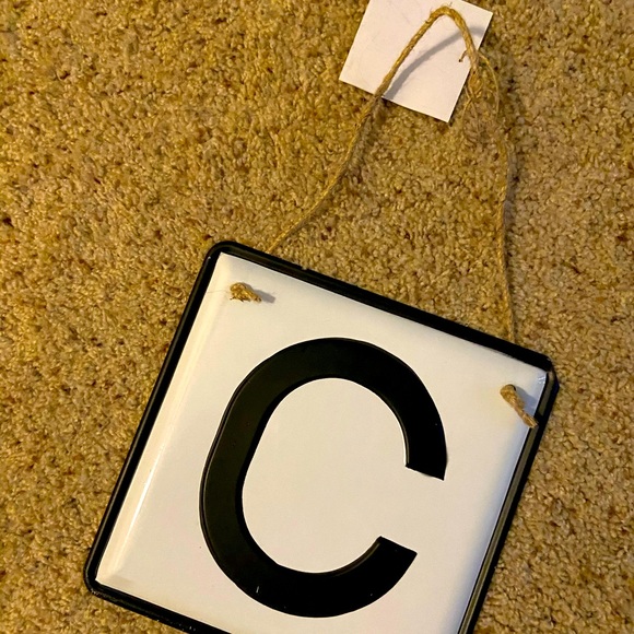 NWT🏷🖤🤍Metal Monogram “C” Hanging Decor - Picture 3 of 6